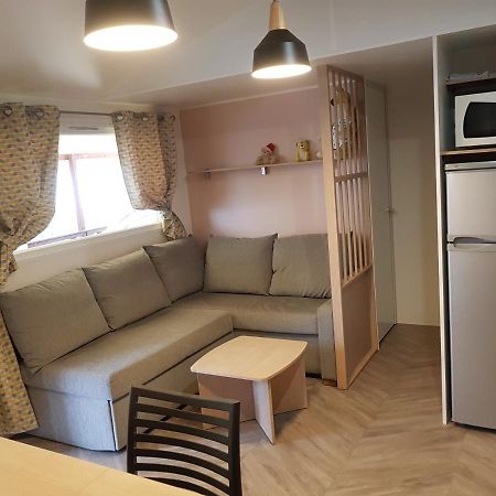 Mobil Home Maxi Confort Sur La Cote D'Azur Frejus Exterior photo